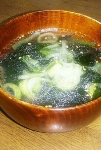 “焼き肉屋さんの”わかめスープ