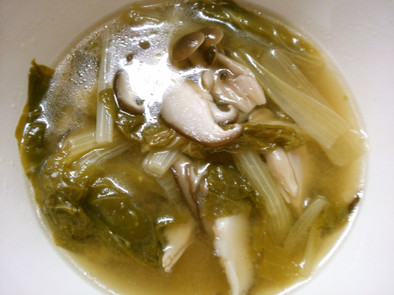 山東菜　しめじ　椎茸の 簡単中華スープ♪の写真
