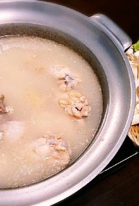 濃厚☆鶏ガラ白濁スープで本格博多風水炊き