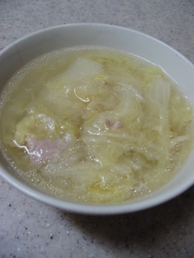 白菜のくたくた煮スープの写真