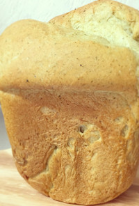 きな粉とよもぎの食パン