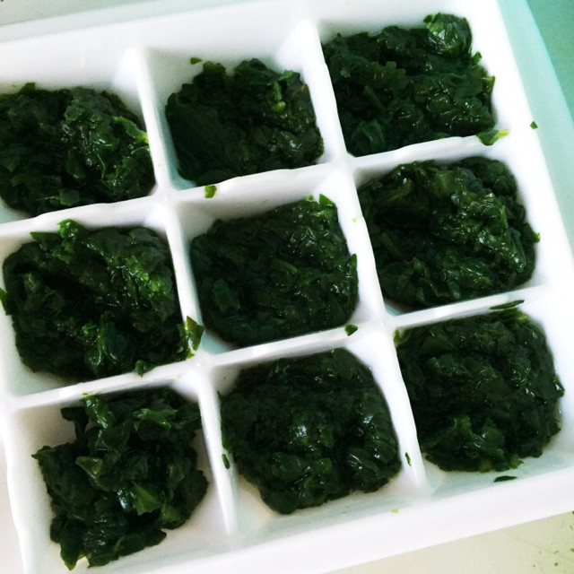 離乳食中期 ほうれん草の冷凍保存 レシピ 作り方 By ゆりぴ クックパッド 簡単おいしいみんなのレシピが360万品