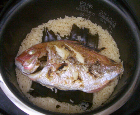 ♪炊飯器で鯛飯♪１匹魚でも切り身でもOKの画像