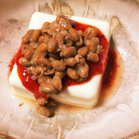 夜食ダイエットにも☆簡単ピリ辛納豆冷や奴