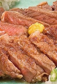 牛肉の玉ねぎ風味ソースステーキ