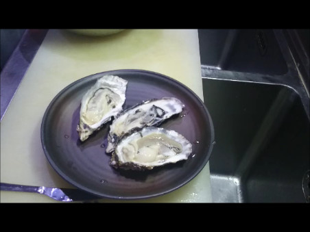殻付き生牡蠣を家庭で食べよう！の画像