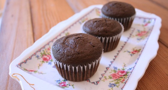 パンプキンフィリング入りチョコレートカップケーキのレシピ