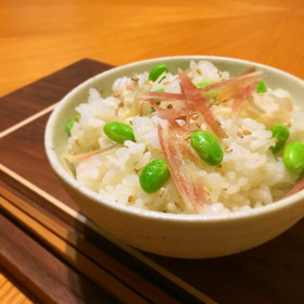 混ぜるだけでこの味*枝豆みょうがごはん