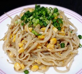 大量消費!味噌バターコーンのもやし炒め