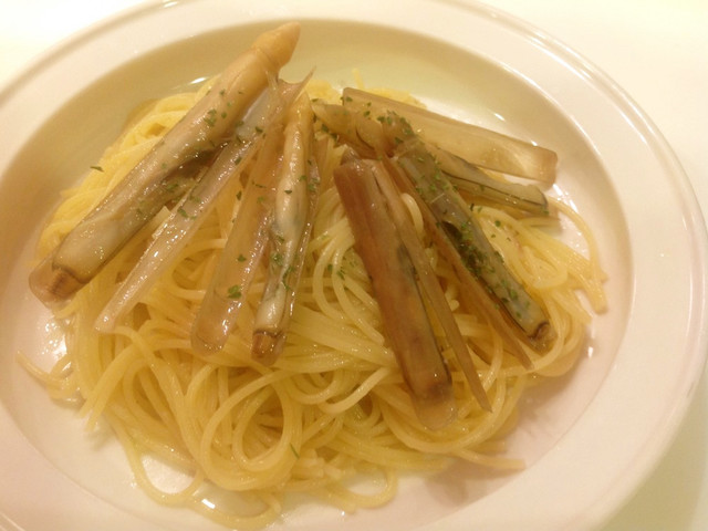 旨味凝縮 マテ貝のバターガーリックパスタ レシピ 作り方 By あやまんくっきんぐ クックパッド 簡単おいしいみんなのレシピが361万品