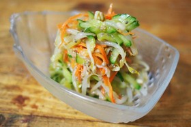簡単!チアシード入り、もやしの中華サラダ