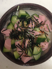 魚肉ソーセージでちらし寿司の写真