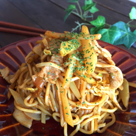 もやし大量!じゃがいも入りカレー焼きそば