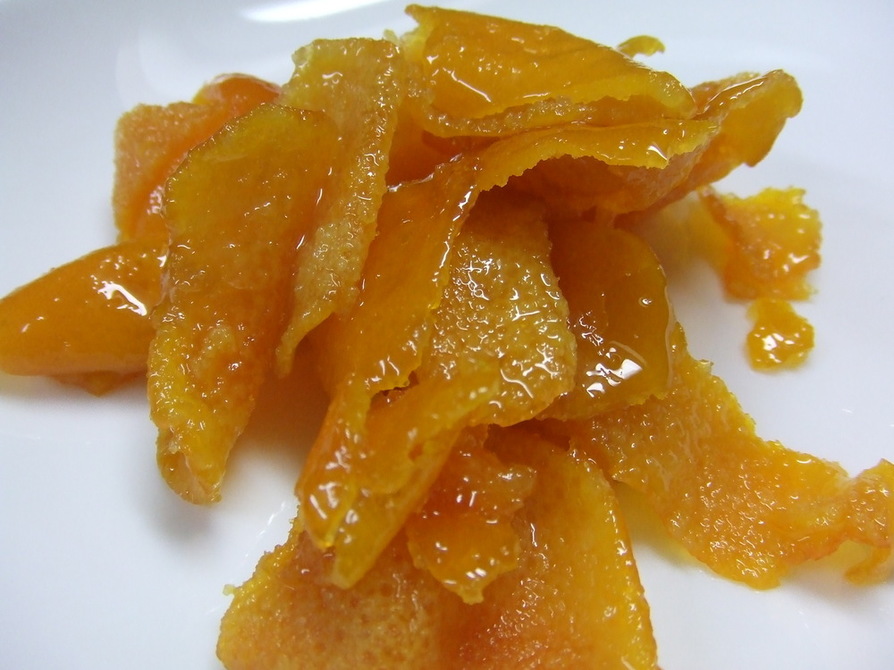 オレンジピールのようなみかんの皮の蜜煮の画像