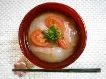 博多のトマトと新玉ねぎの洋風味噌汁の画像