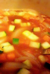お野菜たっぷりトマトスープ