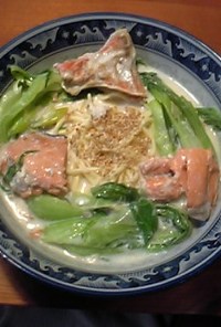 鮭とチンゲン菜の白湯ラーメン☆（実は豆乳