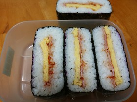 おにぎらず(豆腐のパックを使って)