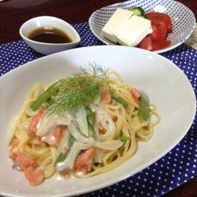 絹さやとスモークサーモンのクリームパスタ