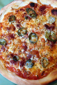 ハラペーニョ コンビーフのピザ