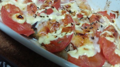 ナスとトマトとツナのマヨチーズ焼きの写真