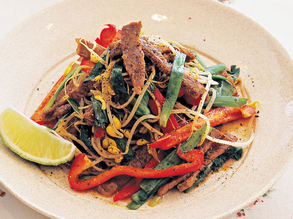 牛肉とシャキシャキ野菜のアジアン炒め