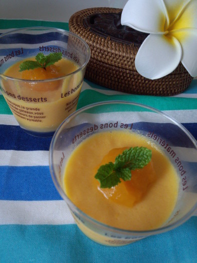 冷凍マンゴーで作るマンゴープリンの写真