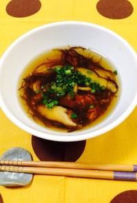 どんこ(乾しいたけ)出汁と黒酢のスープ