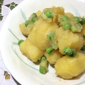 じゃがいもとグリンピースの煮物