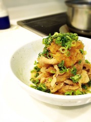 豚バラ肉のみぞれ煮★15分煮るだけ放置♩の写真