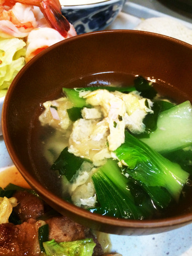 青梗菜と揚げと卵の中華風スープの写真