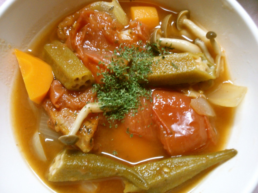 簡単！トマトとオクラのヘルシー野菜スープの画像