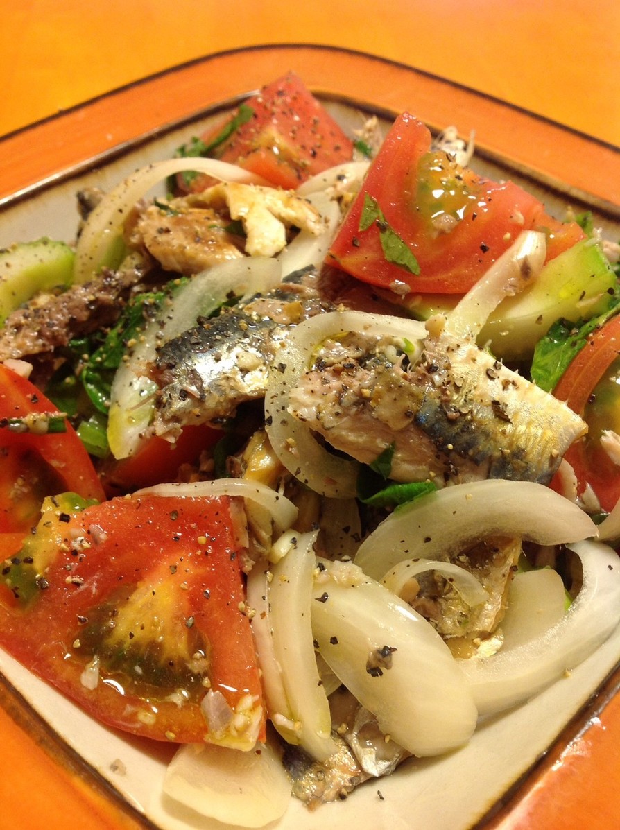 トマト鰯セロリ新玉葱のお魚サラダの画像
