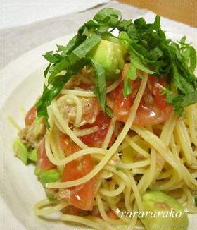 簡単☆トマトとアボガドとツナの冷製パスタ