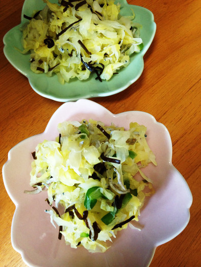 箸休め☆塩昆布と余り野菜の和え物の写真