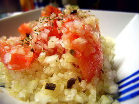 トマトと玉ねぎの宝石サラダ