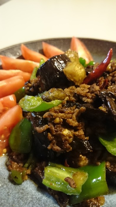 激ウマッ！茄子と挽き肉ピリ辛ニンニク炒めの写真