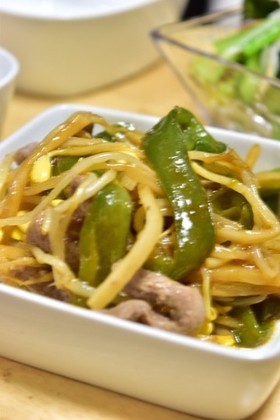 豆もやし入り!豚肉の青椒肉絲
