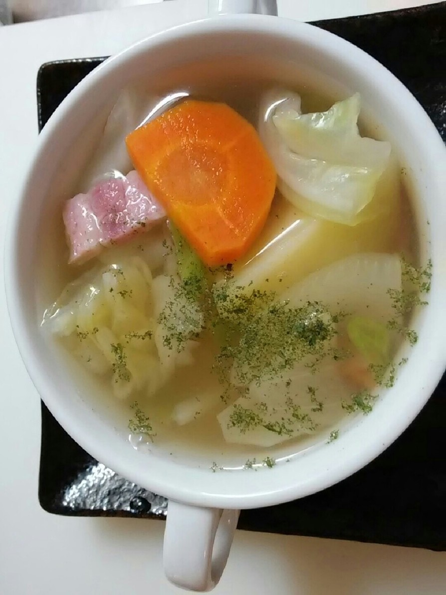 朝は体に優しい野菜スープ。の画像