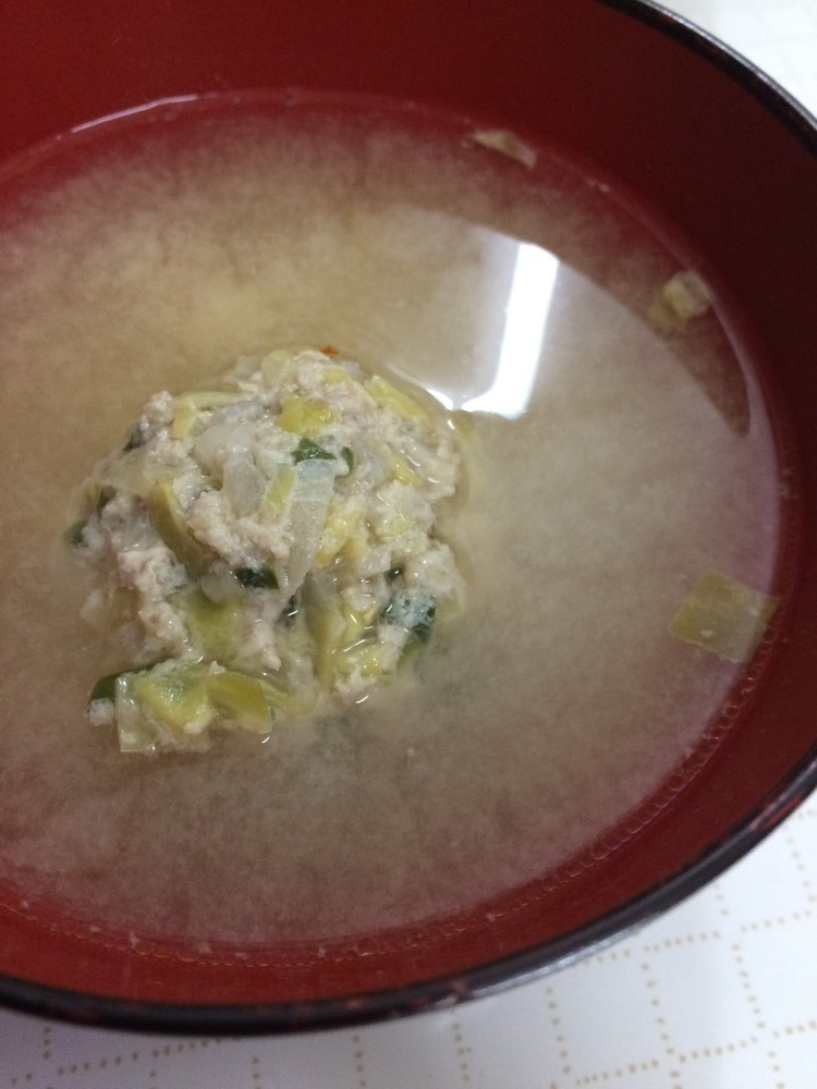 残った餃子のタネで☆簡単ピリ辛スープの画像