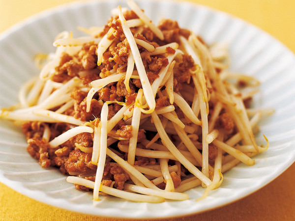 もやしとひき肉のピリ辛炒め