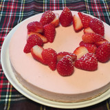 砂糖不使用☆苺と甘糀のレアチーズケーキ