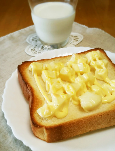プロセスチーズとマヨ☆ふわとろトーストの写真