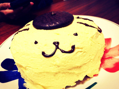 ポムポムプリンのケーキの写真