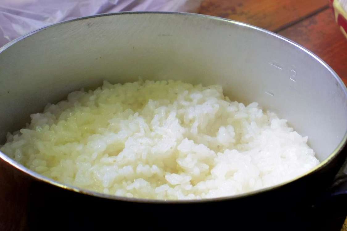 アルミ鍋での炊飯の仕方 キャンプ レシピ 作り方 By せいさく クックパッド 簡単おいしいみんなのレシピが379万品