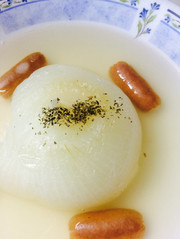電子レンジで!玉ねぎのまるごとスープの写真