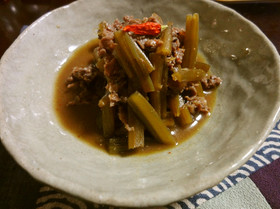 あざみの茎と牛肉の旨煮