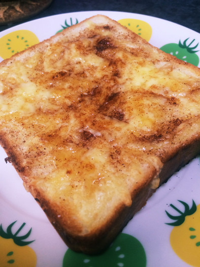 簡単☆シナモン香る♪ハニーチーズトーストの写真