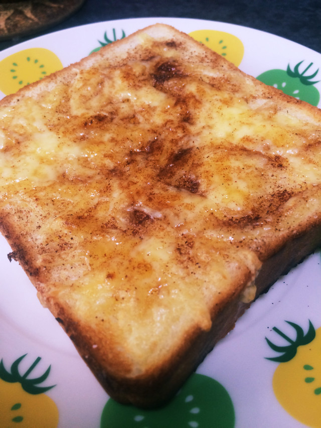 簡単☆シナモン香る♪ハニーチーズトーストの画像