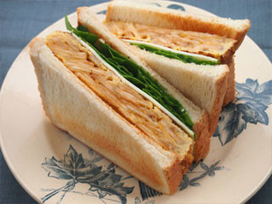 ポテトエッグチーズサンドイッチの写真